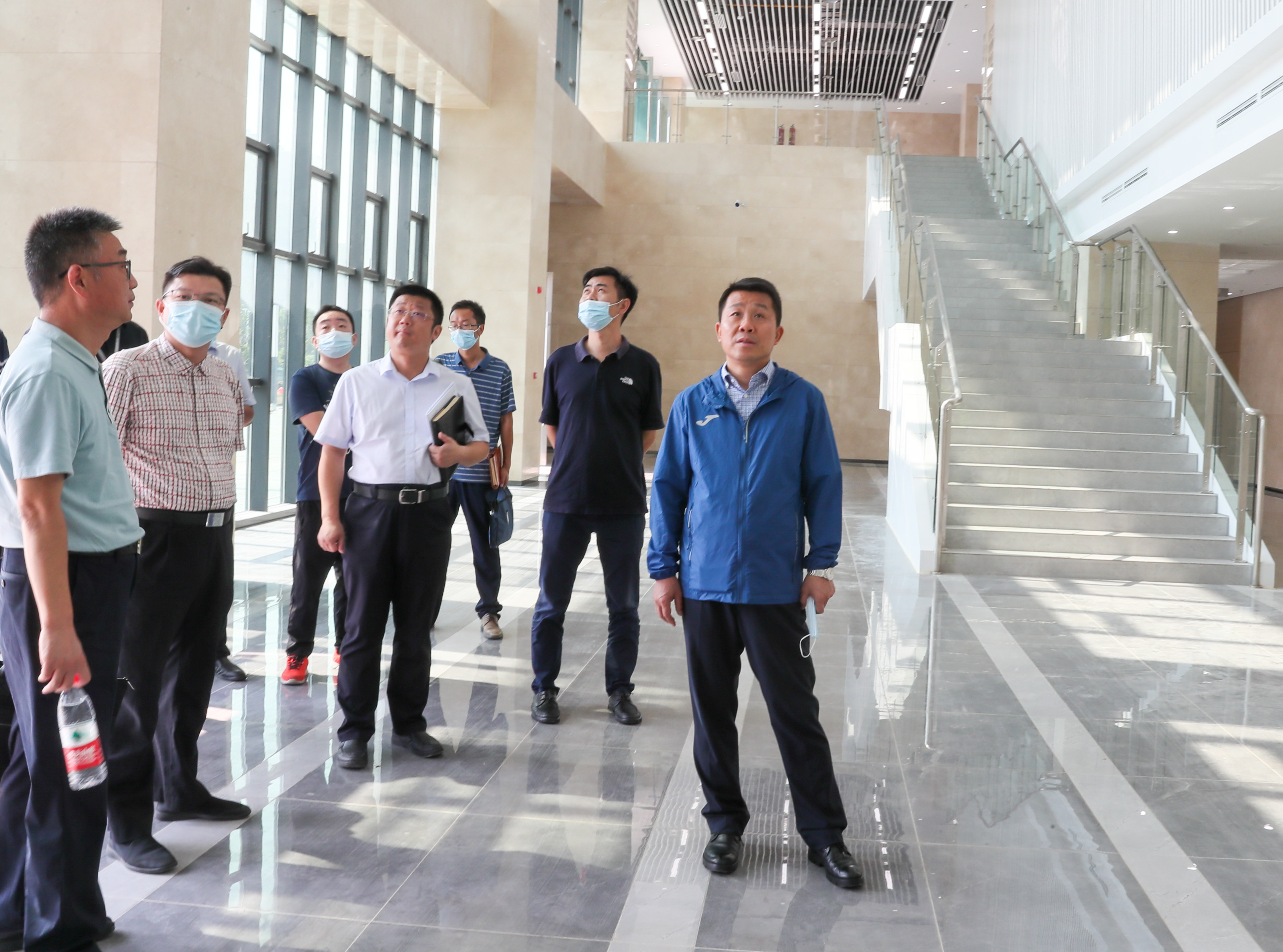 公司領導實地查看南館建設進展情況并召開開業籌備專題推進會