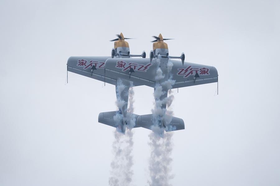 空中F1車都展翅！